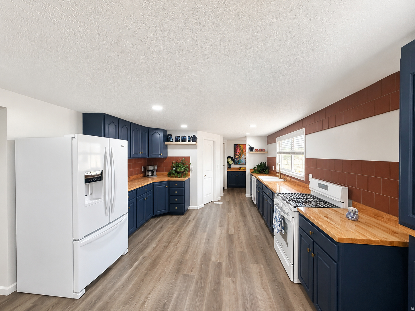 EAST MEADOWS - Residential