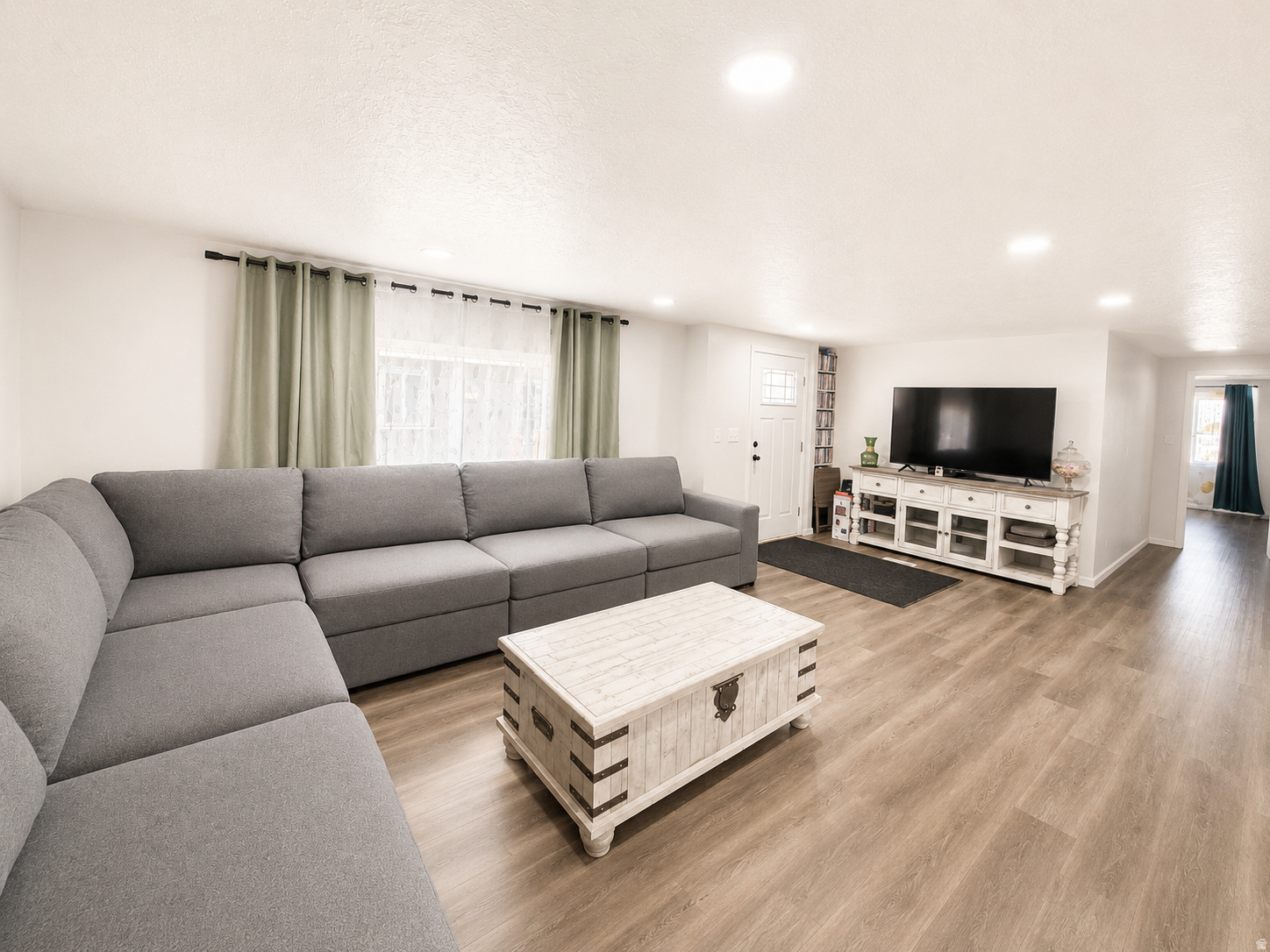 EAST MEADOWS - Residential