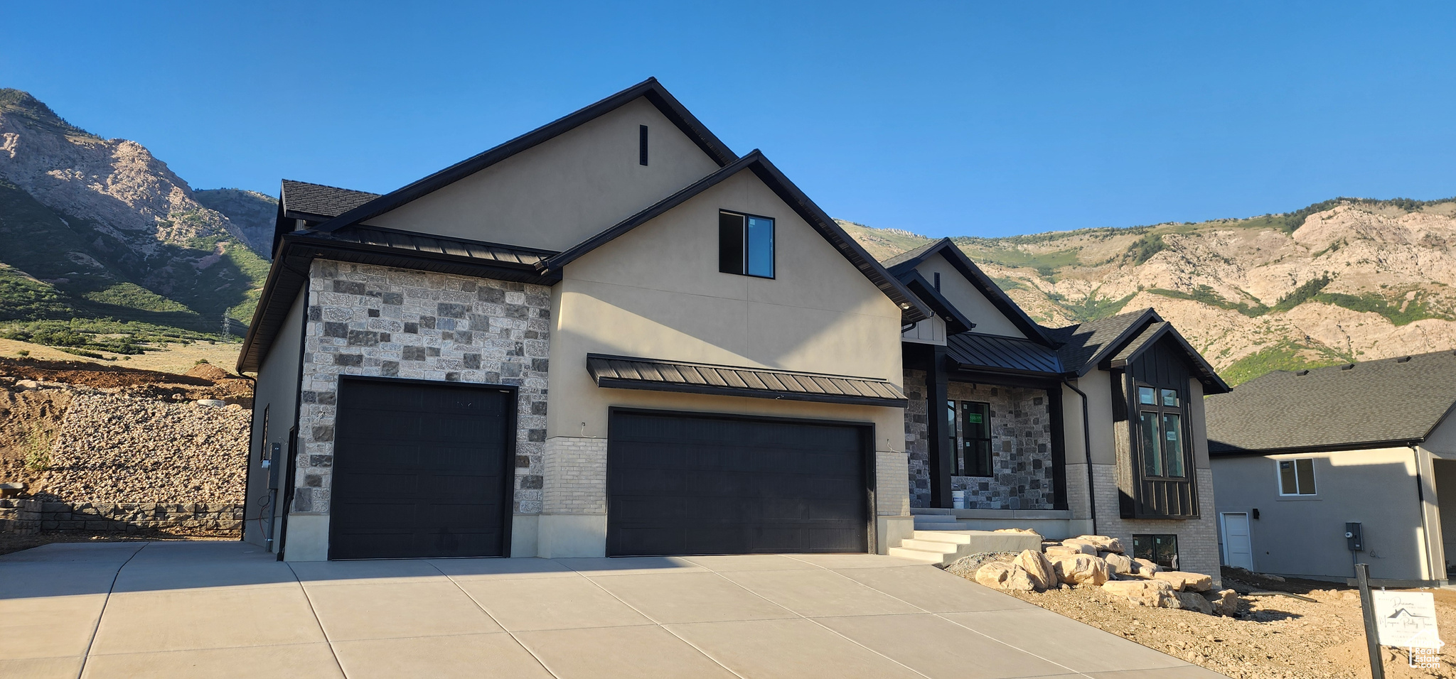 620 E MOUNTAIN ROAD RD N