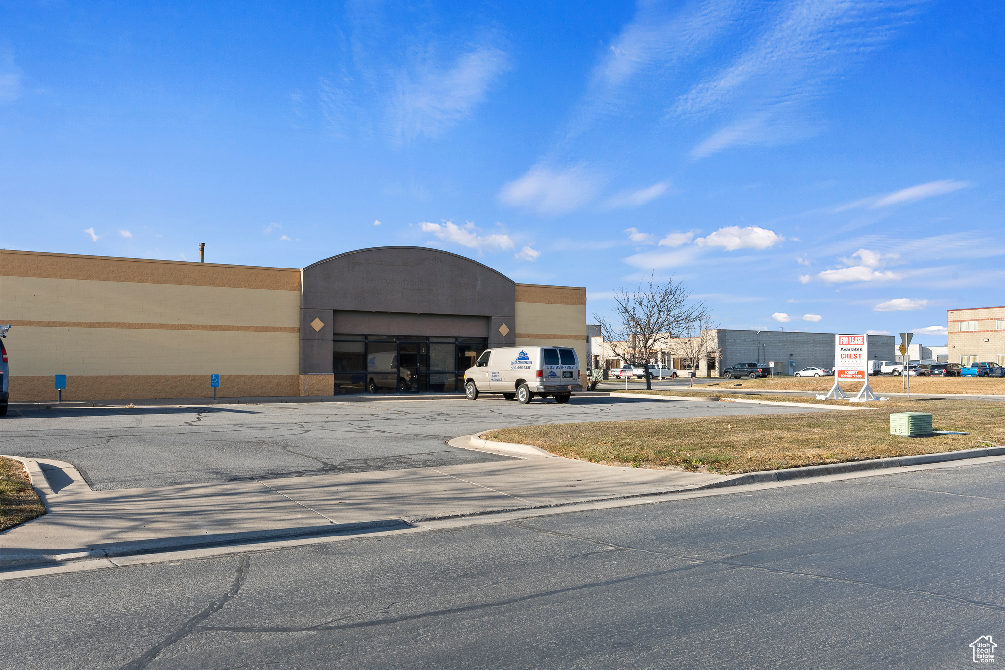 NORTH WOOD BUSINESS CENTER - Commercial Lease