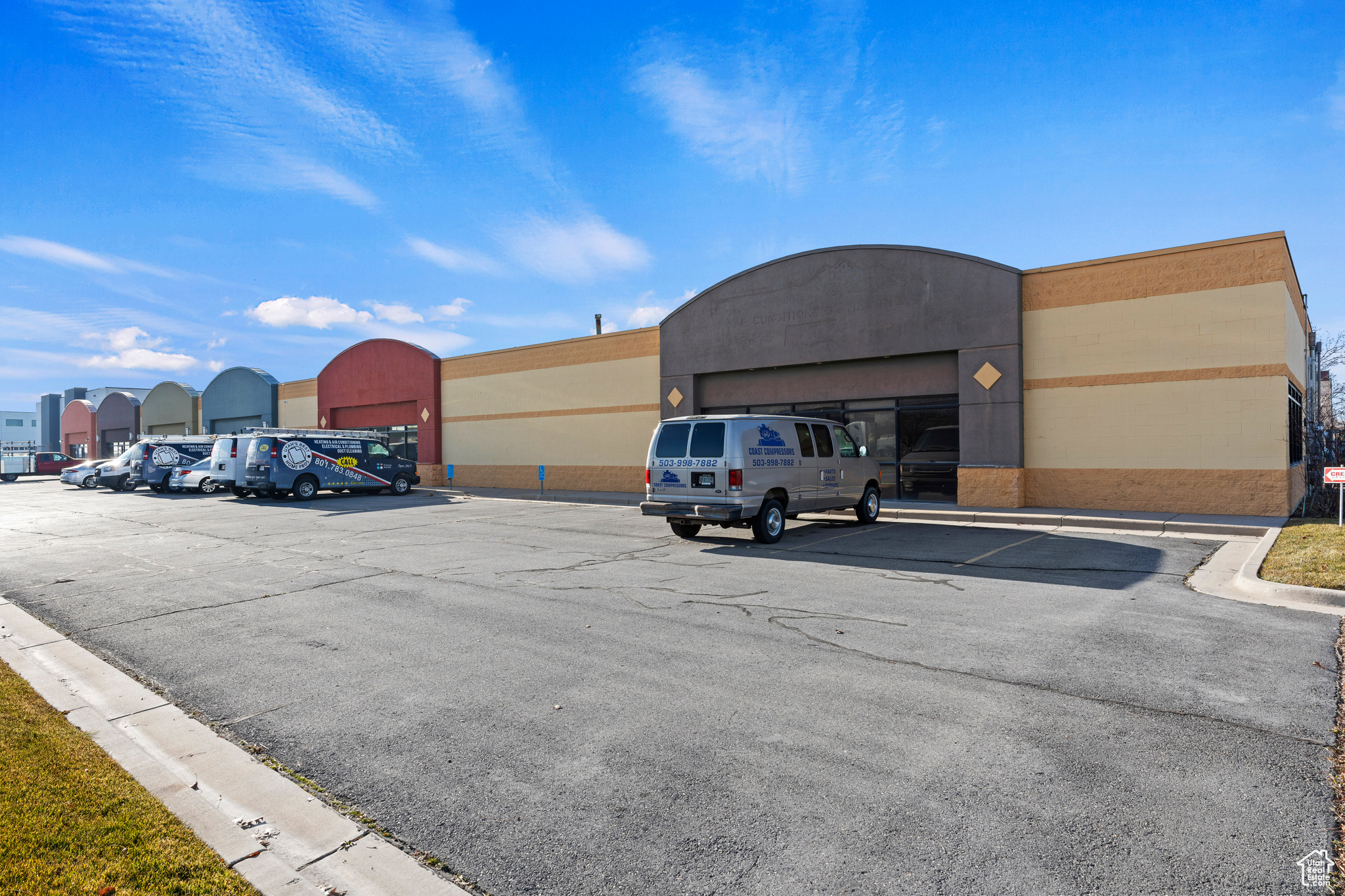 NORTH WOOD BUSINESS CENTER - Commercial Lease