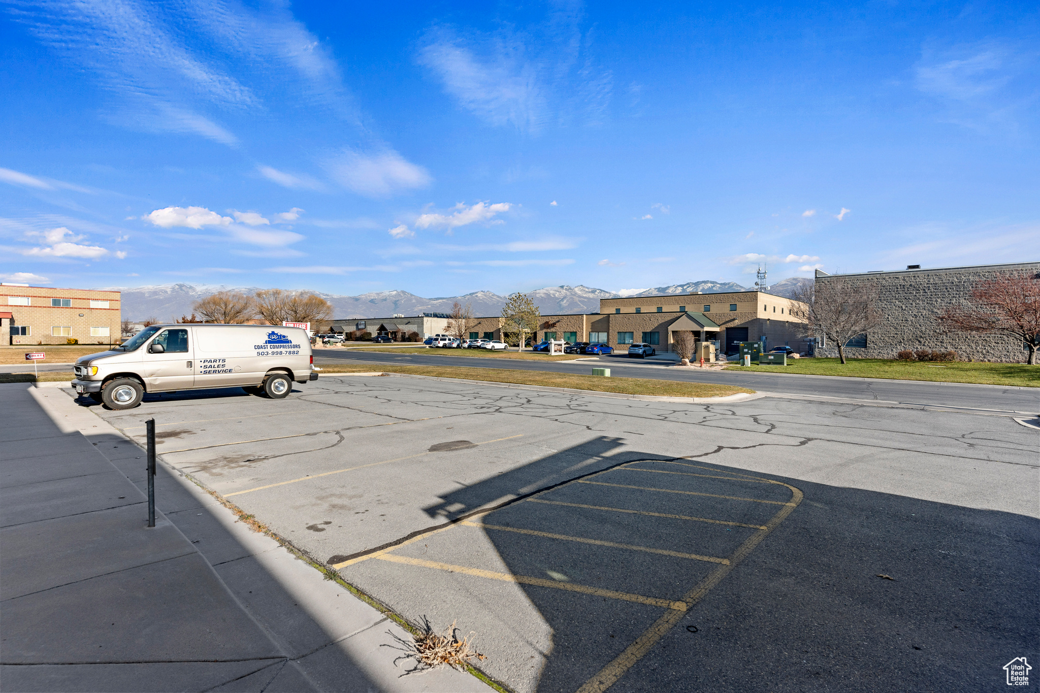 NORTH WOOD BUSINESS CENTER - Commercial Lease