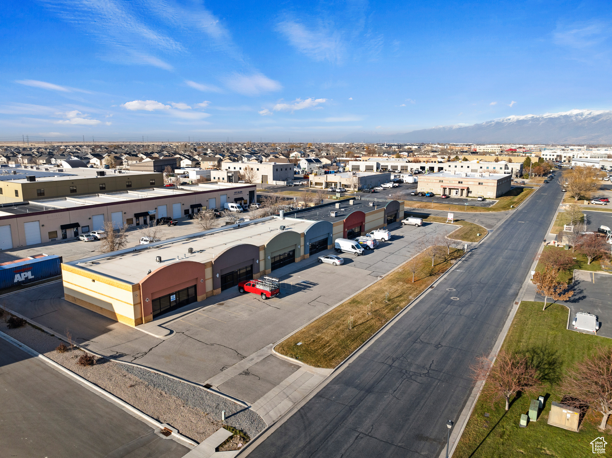 NORTH WOOD BUSINESS CENTER - Commercial Lease