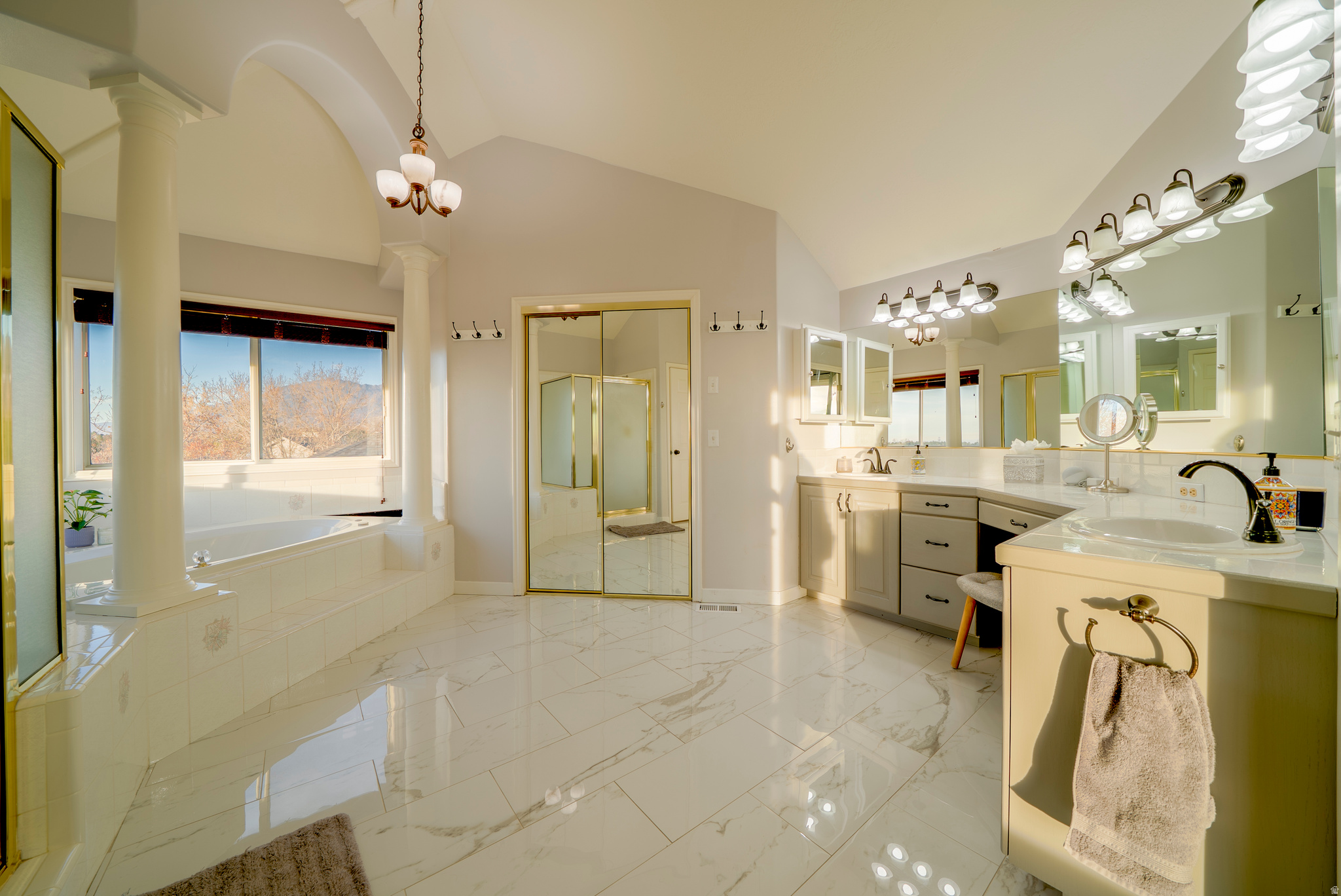 MAJESTIC CAN - Residential