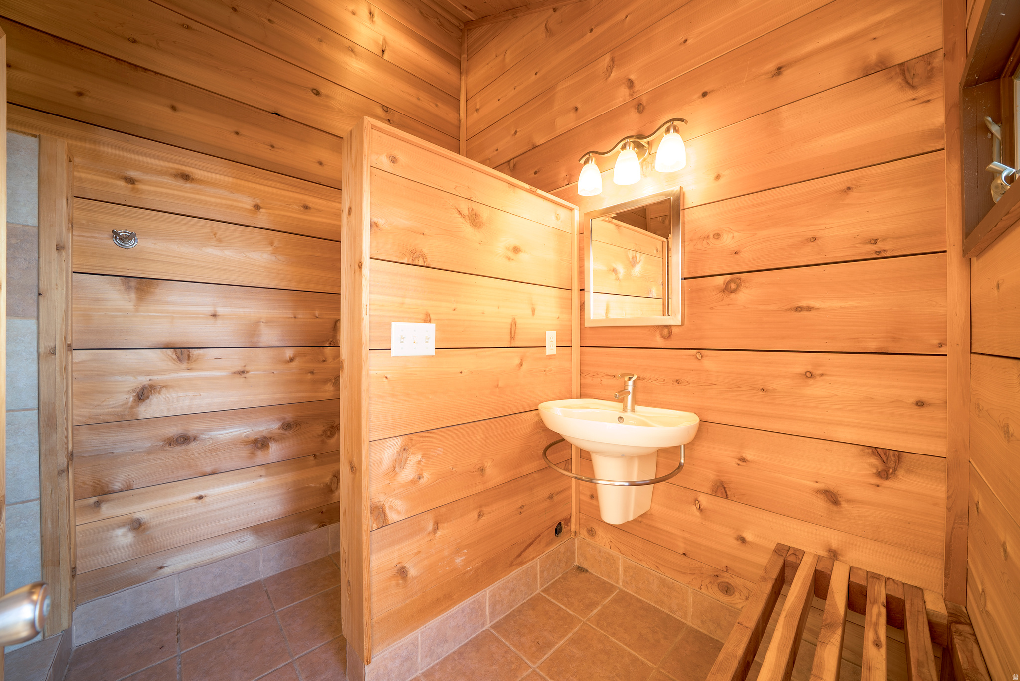 MAJESTIC CAN - Residential