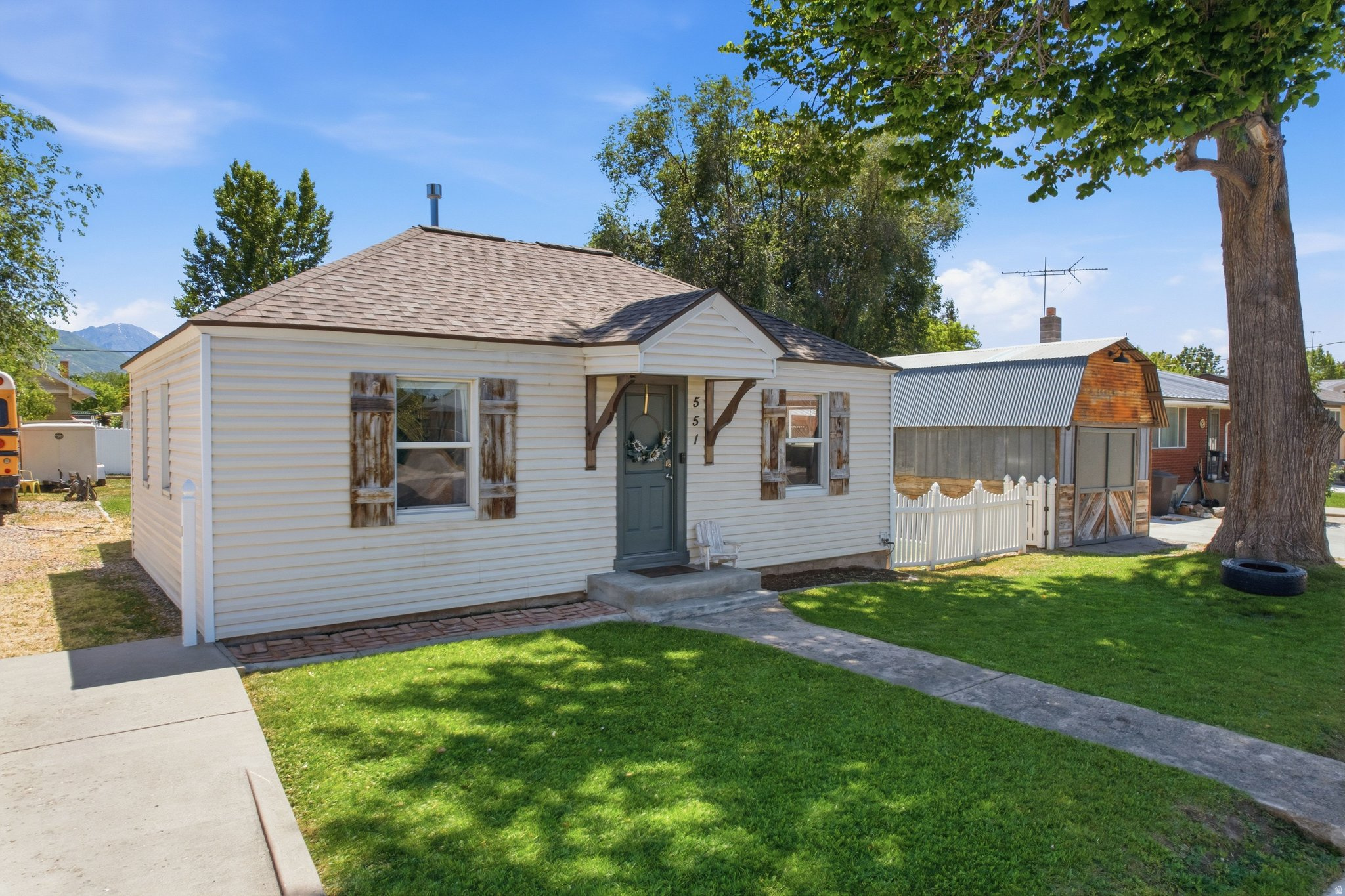 551 W 100 N - Photo 2
