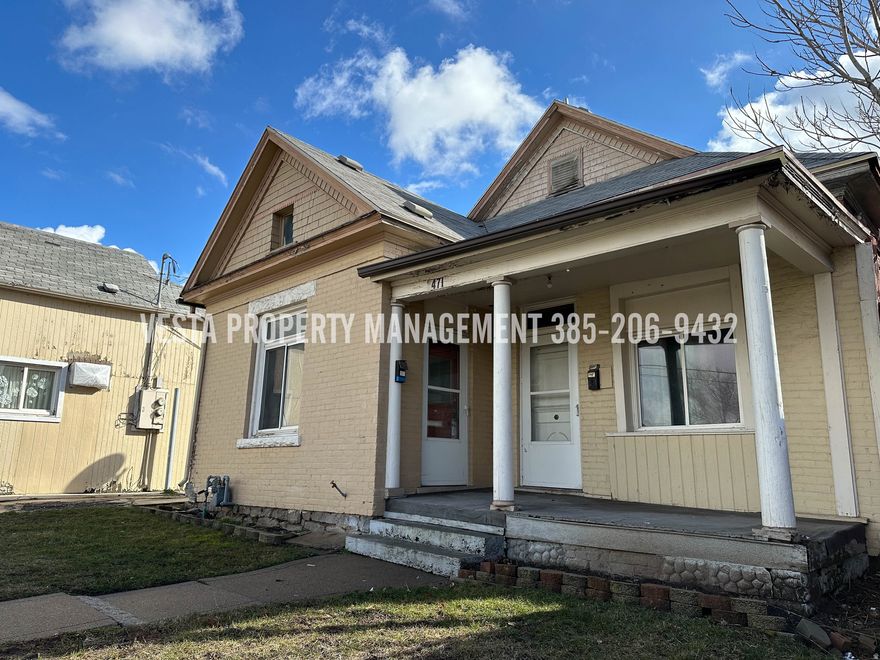 Investment opportunity!! In total, 3 adjacent duplexes. The seller would prefer to sell them all together. Square footage figures are provided as a courtesy estimate only; the buyer is advised to obtain an independent measurement.