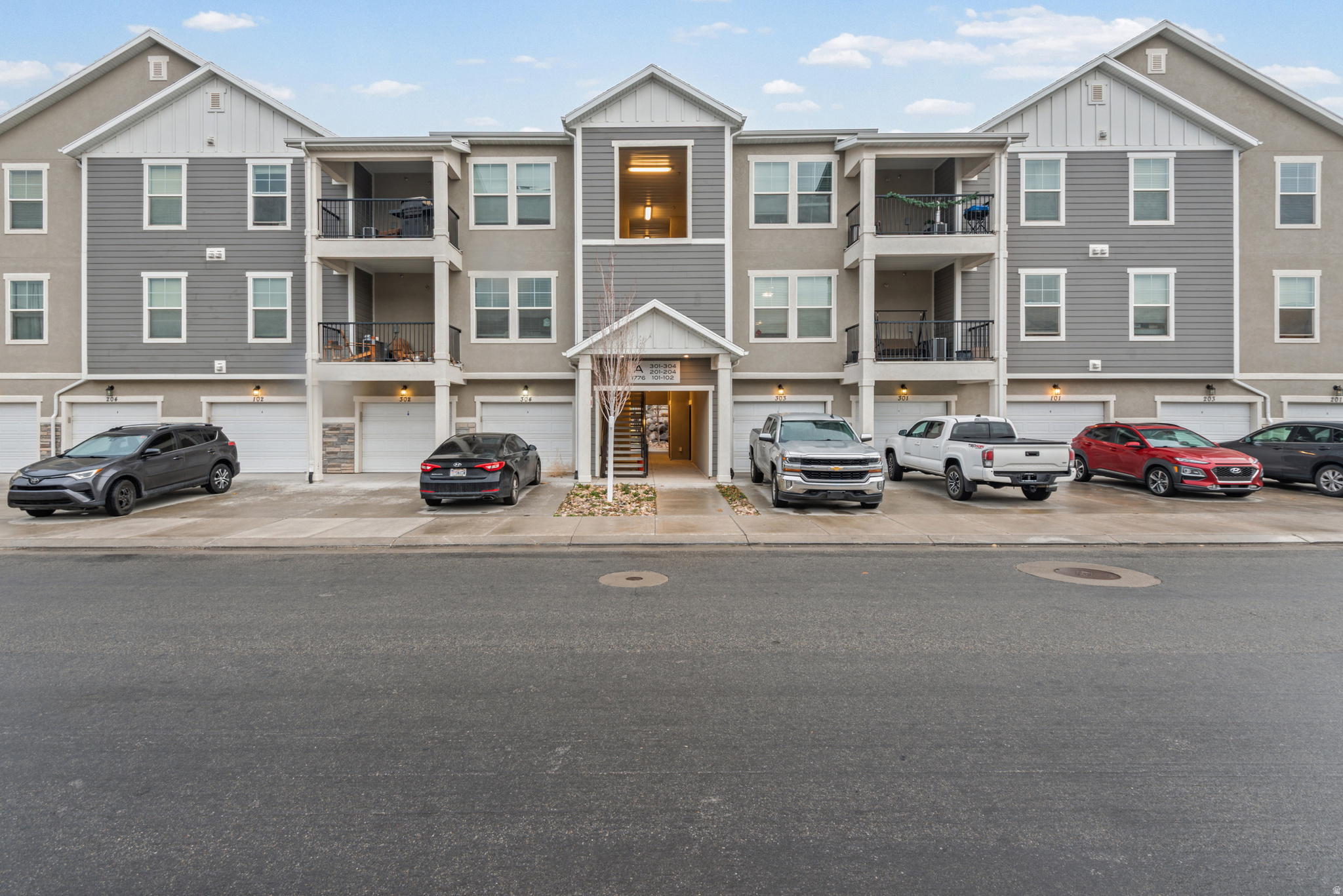 QUAIL HILL AT MT SARATOGA - Residential