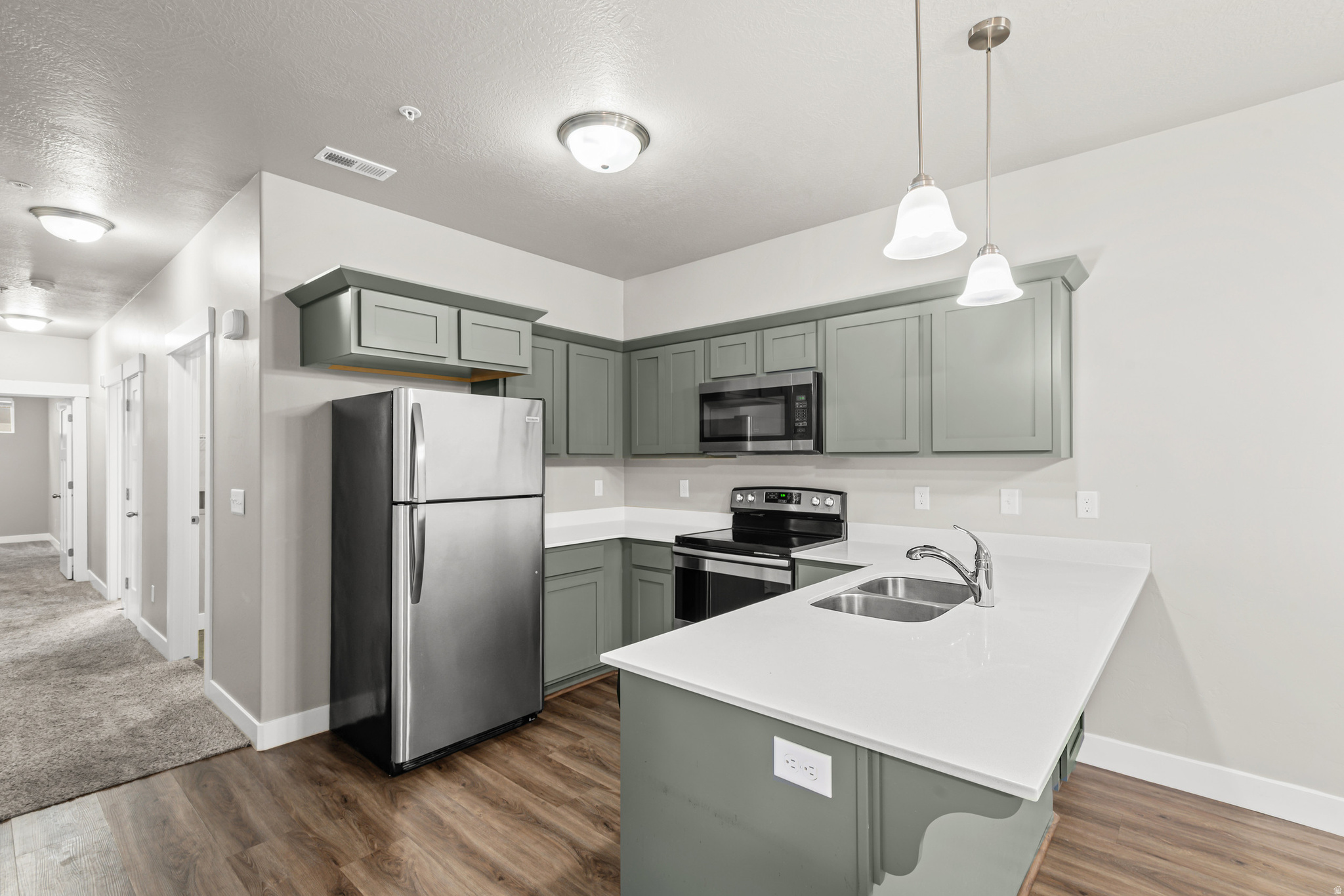 QUAIL HILL AT MT SARATOGA - Residential