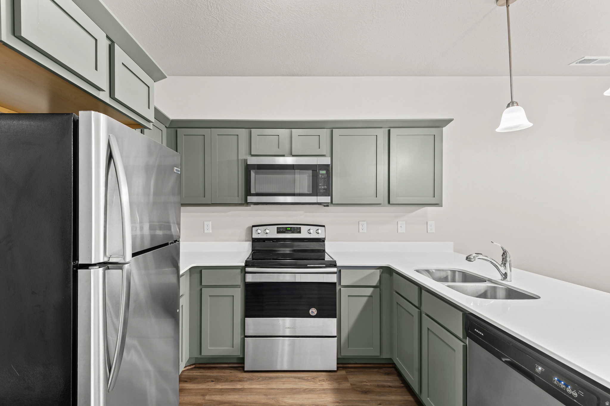 QUAIL HILL AT MT SARATOGA - Residential