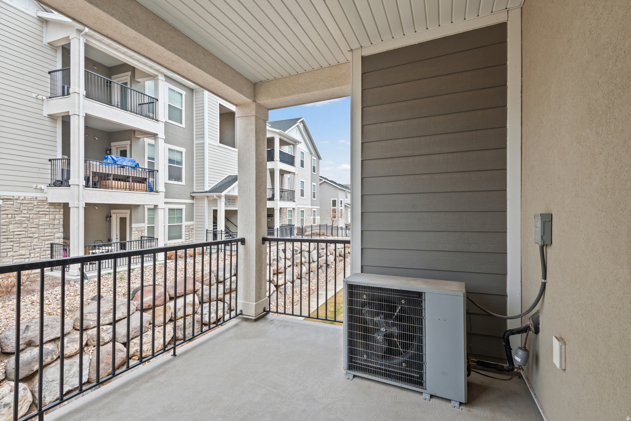 QUAIL HILL AT MT SARATOGA - Residential