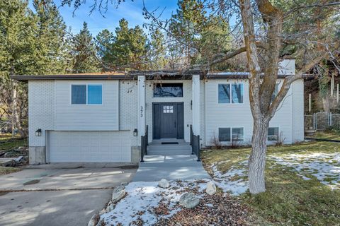 Photo of 373 S EASTOAKS DR, Fruit Heights, UT 84037 (MLS # 2139526)