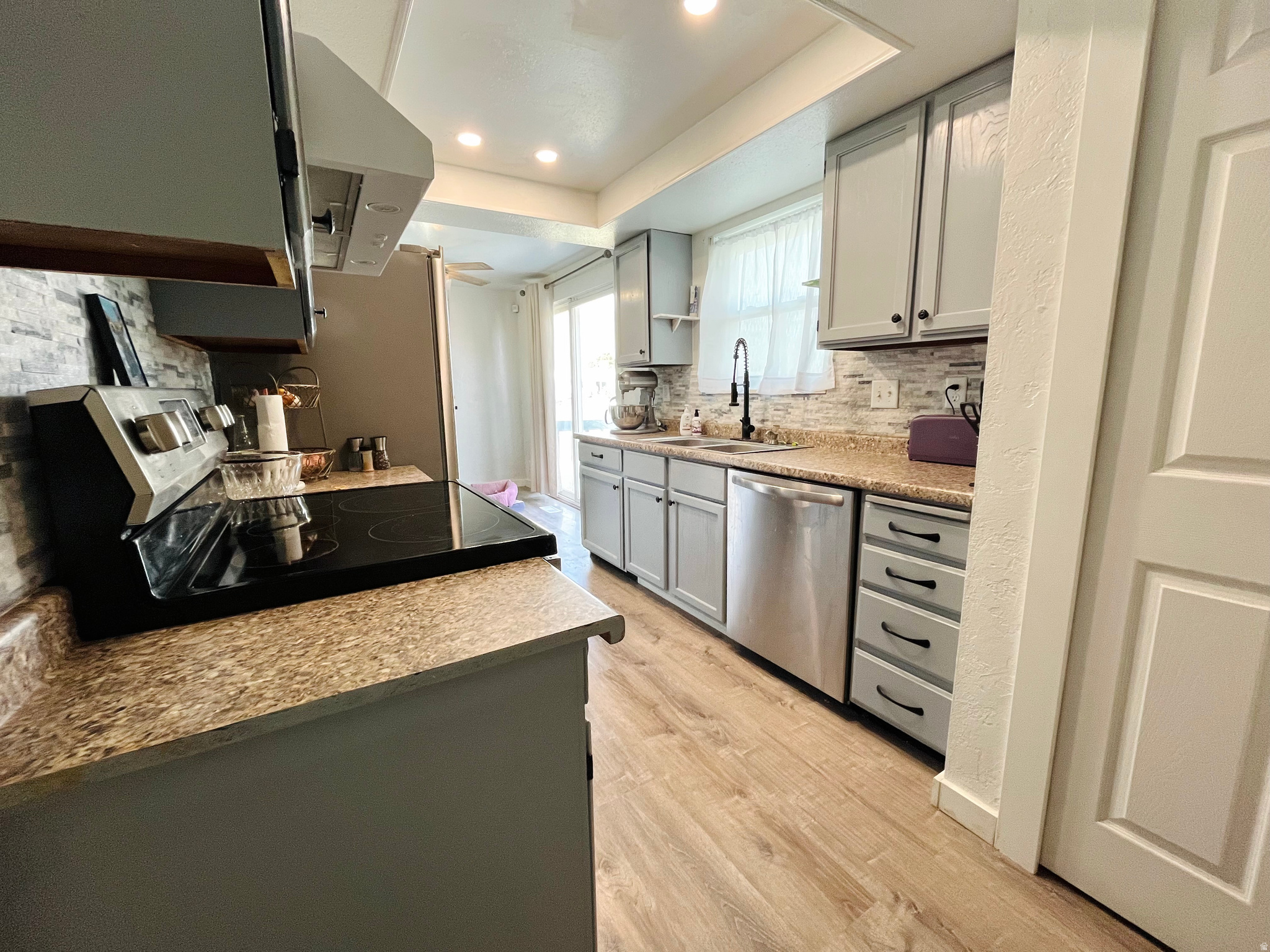 SUMMIT VIEW - Residential