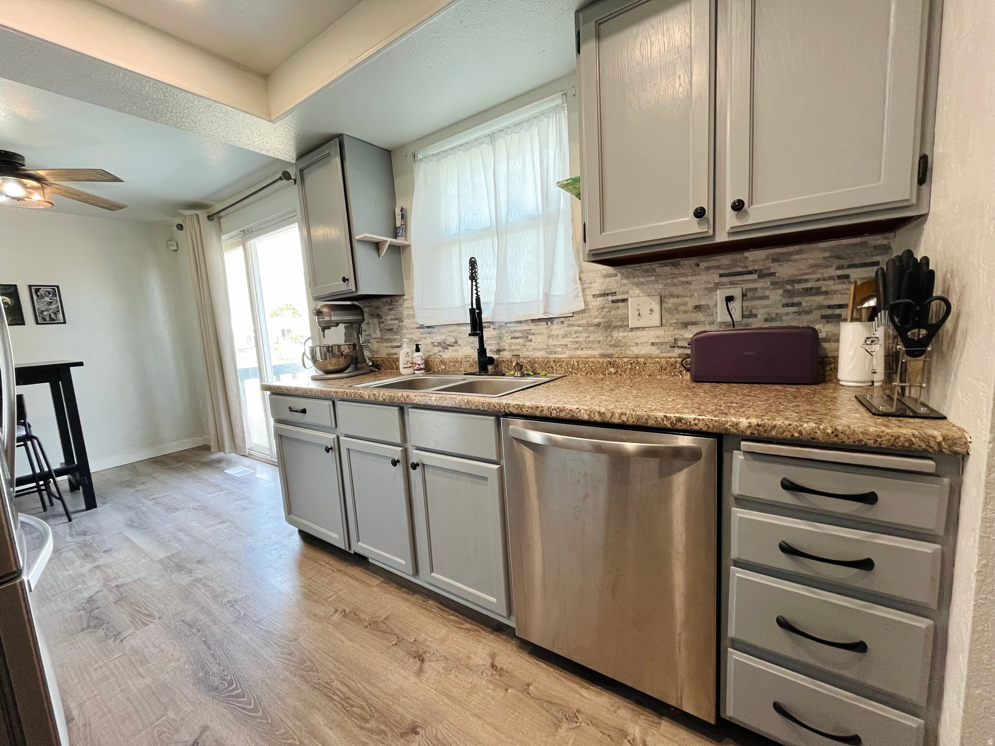 SUMMIT VIEW - Residential