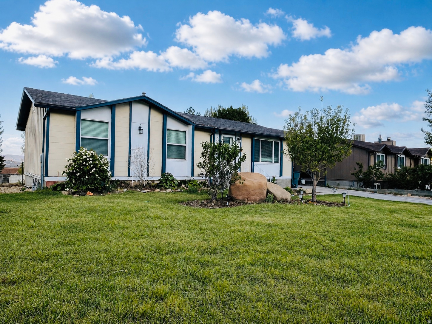 SUMMIT VIEW - Residential