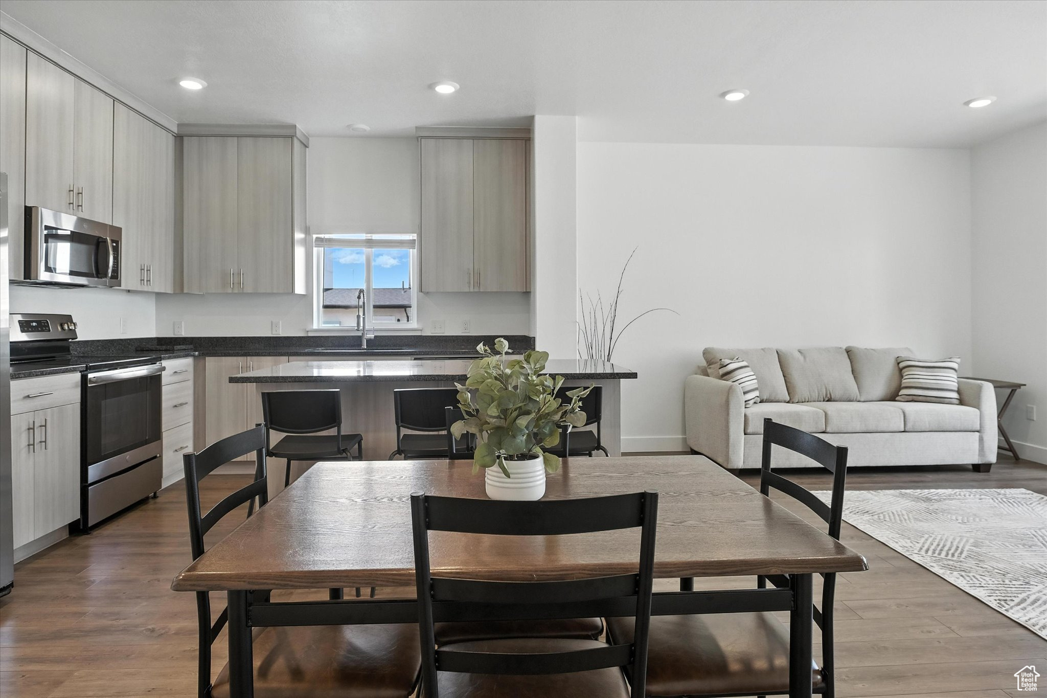 PROVIDENCE GATEWAY S - Residential