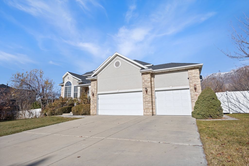 Photo of 346 W 625 N, Lindon, UT 84042 (MLS # 2126858)