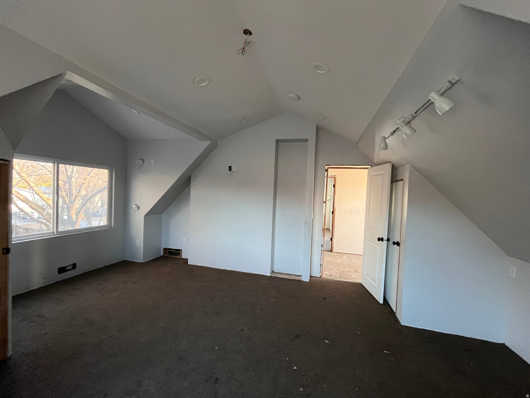 SOUTHSIDE ADDITION PROVOAREA 15 AC - Residential