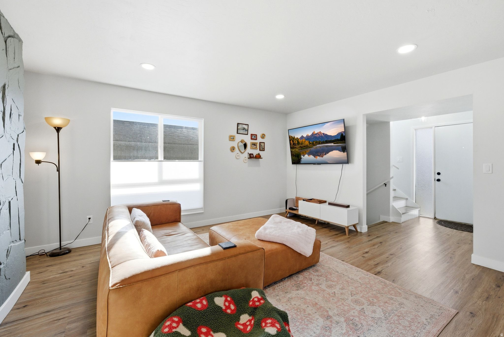 JOANNA COND - Residential