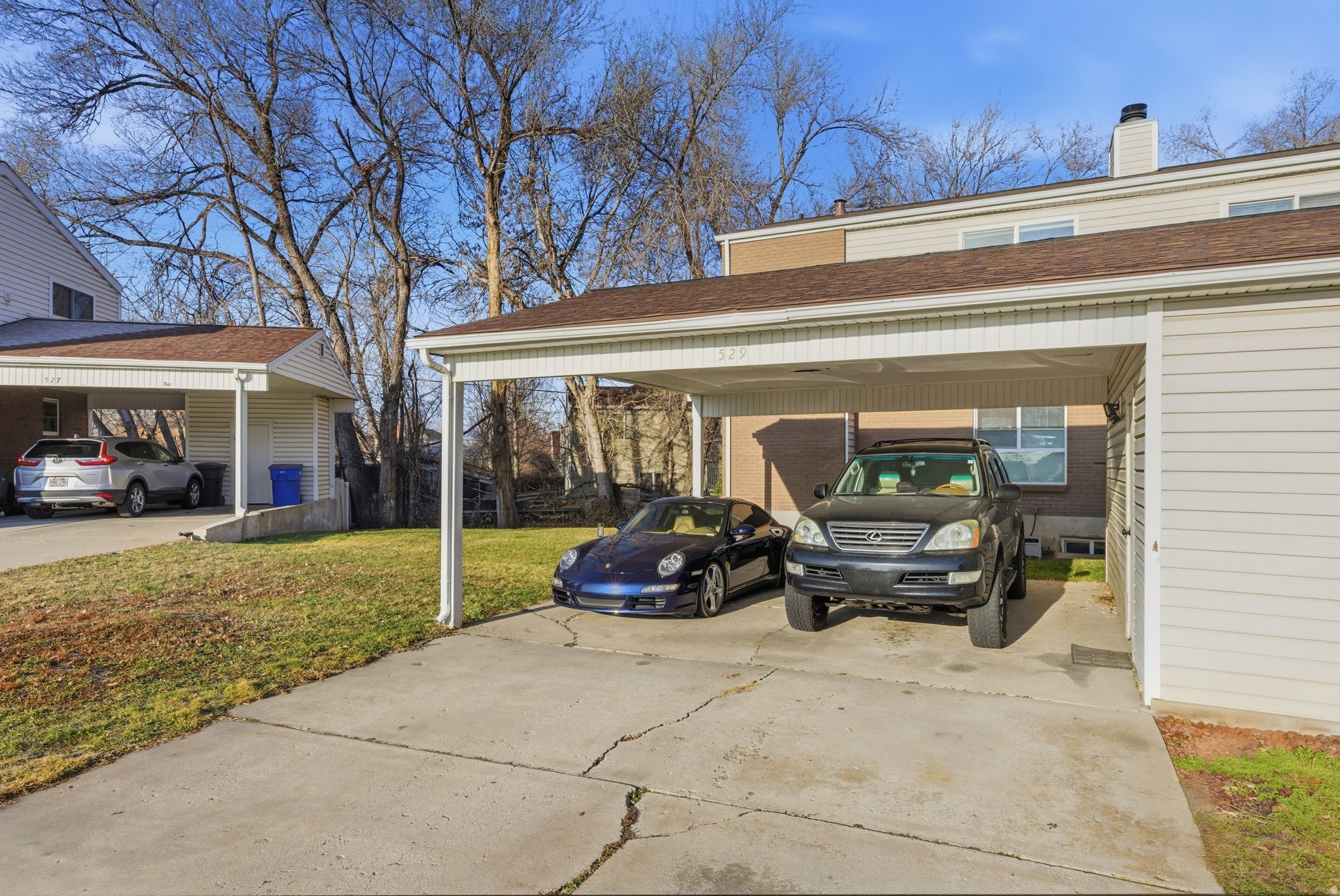 JOANNA COND - Residential