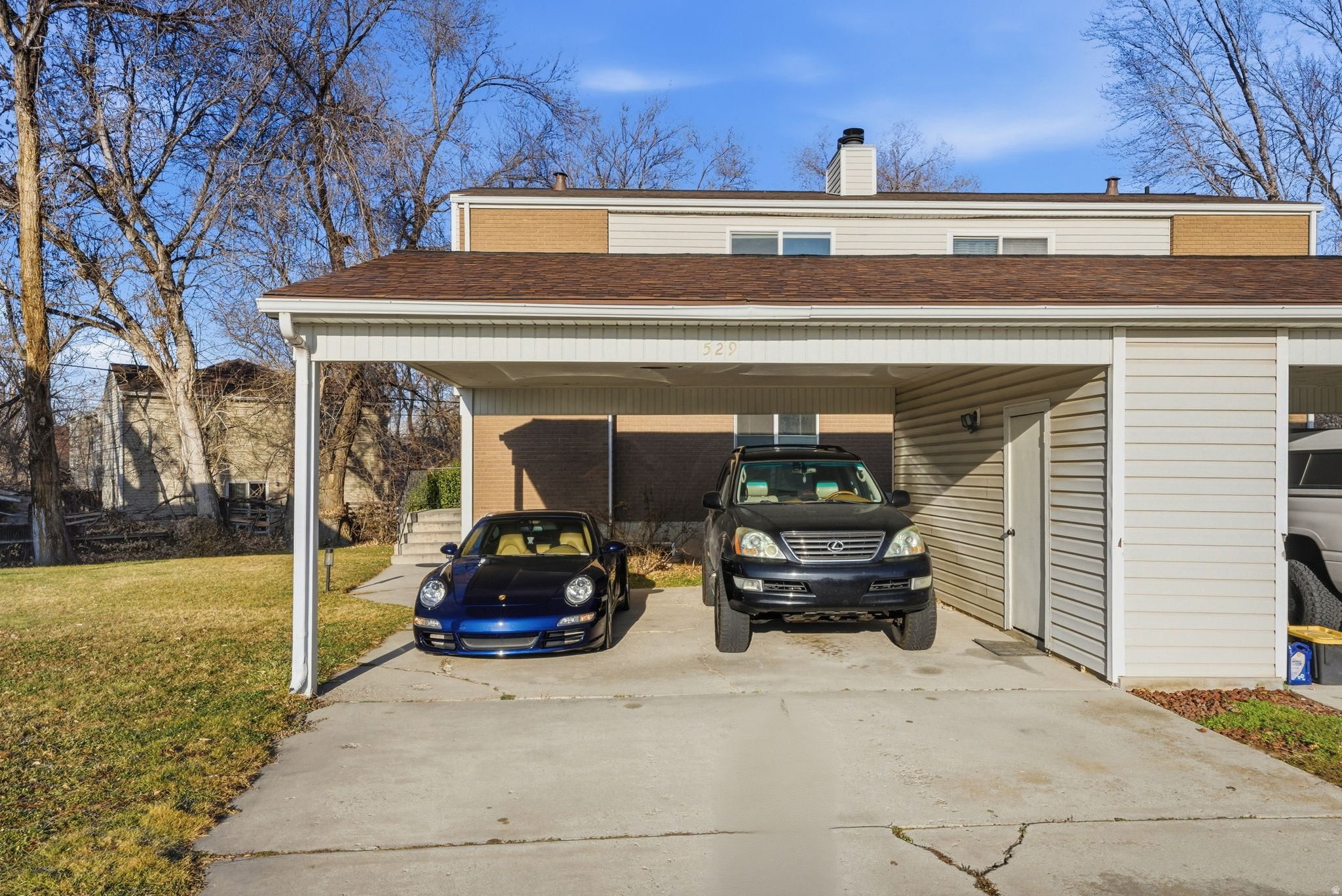 JOANNA COND - Residential