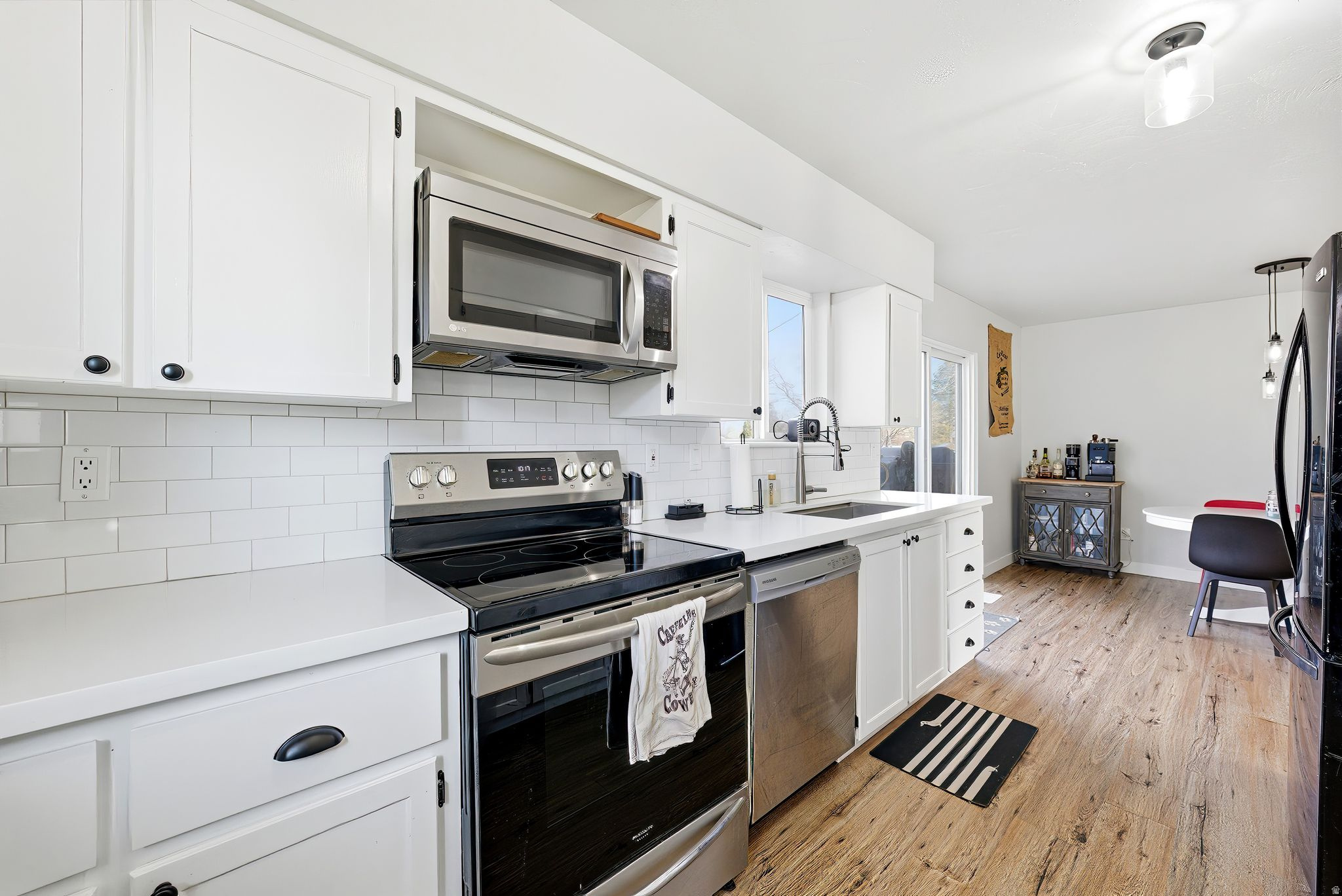 JOANNA COND - Residential