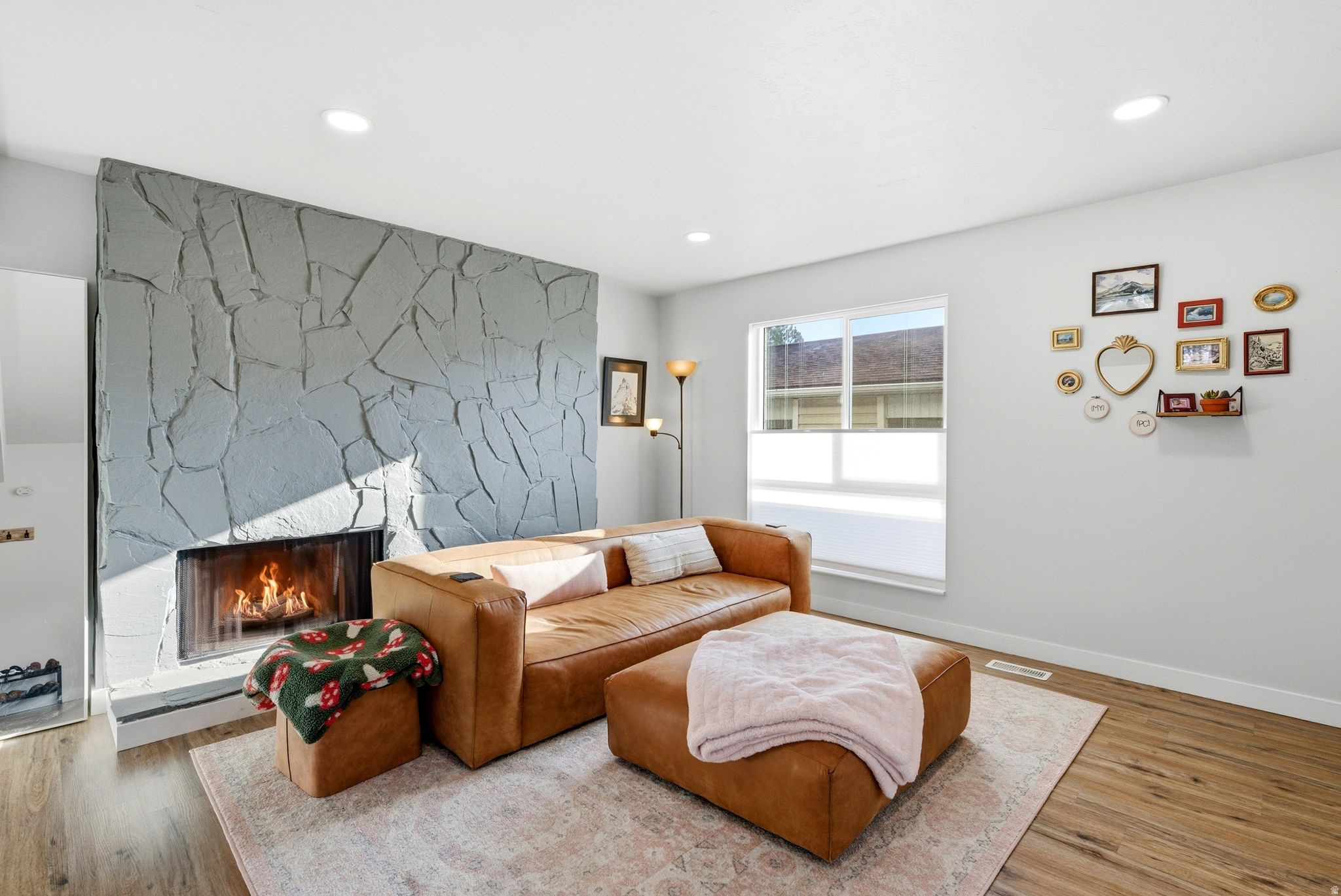 JOANNA COND - Residential