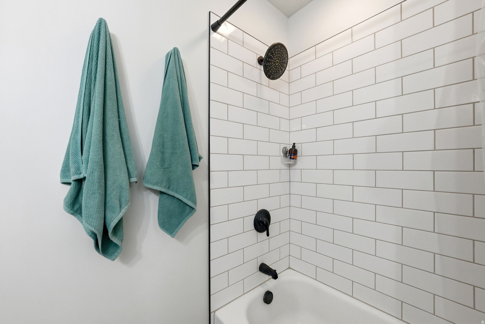 JOANNA COND - Residential