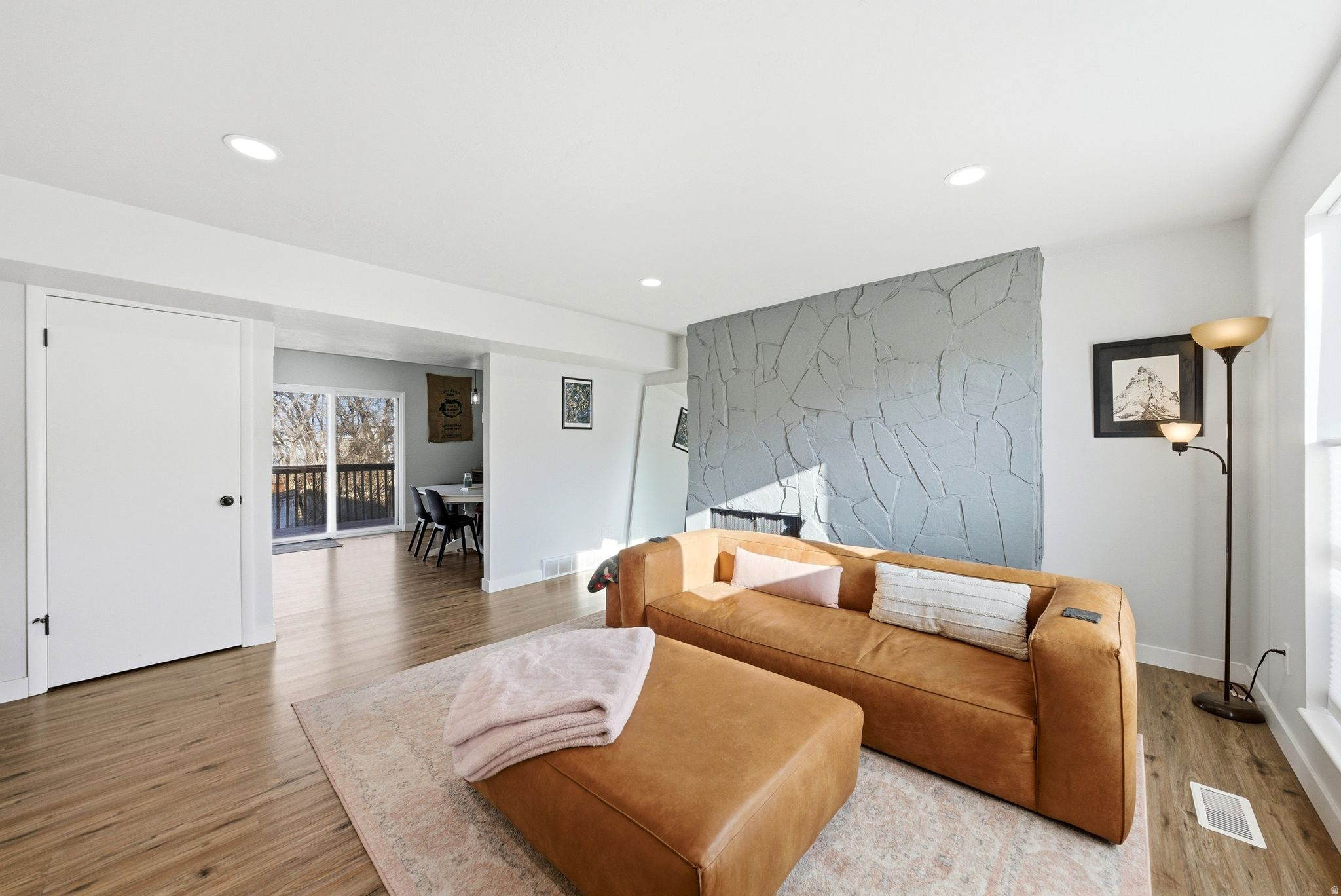 JOANNA COND - Residential