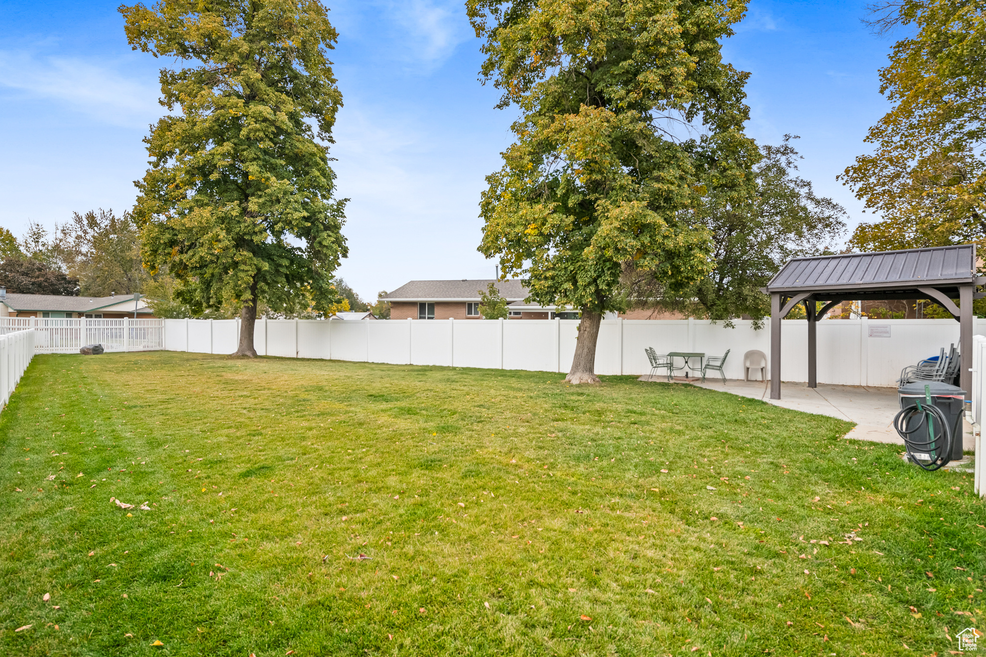 MEADOWS - Residential