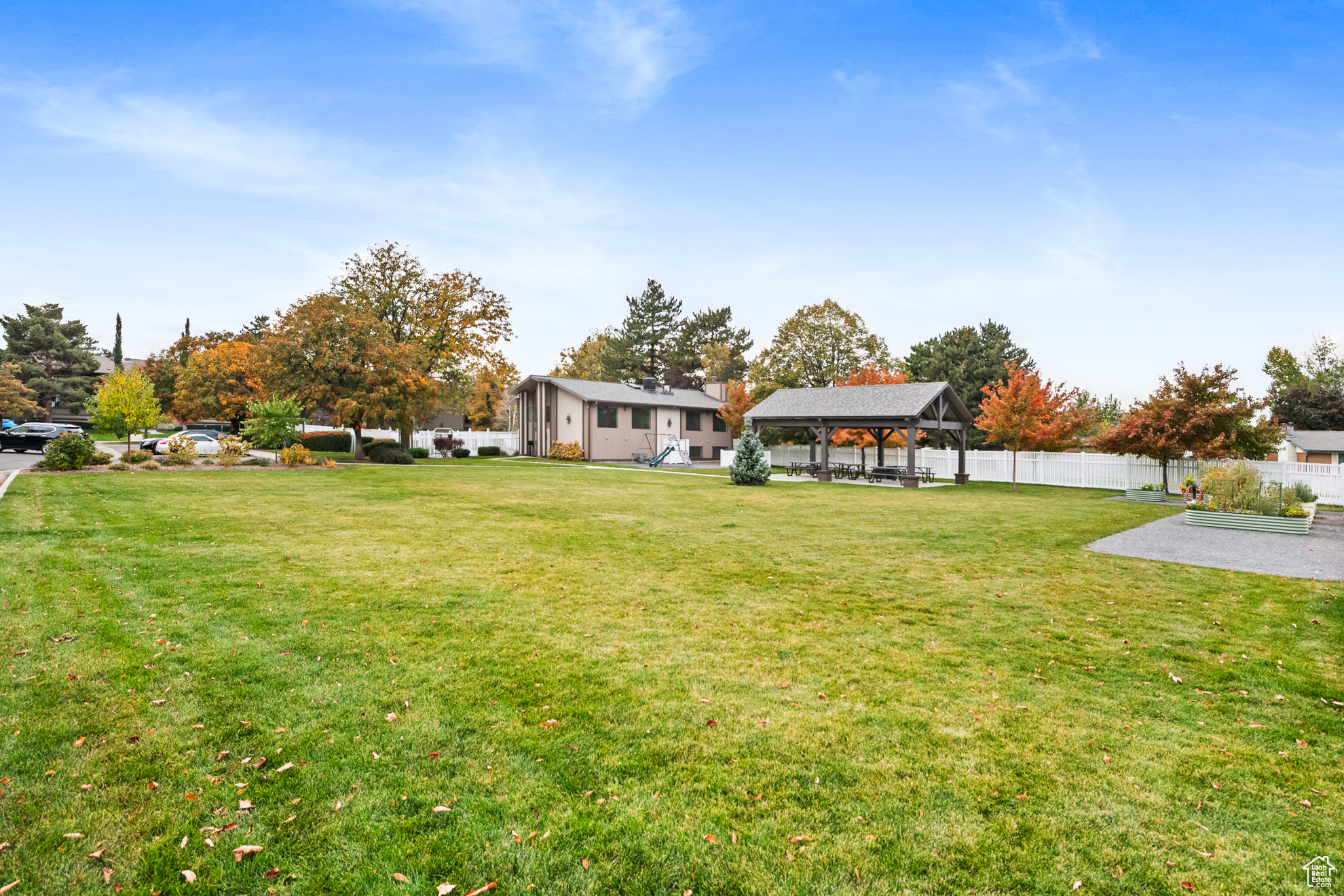 MEADOWS - Residential