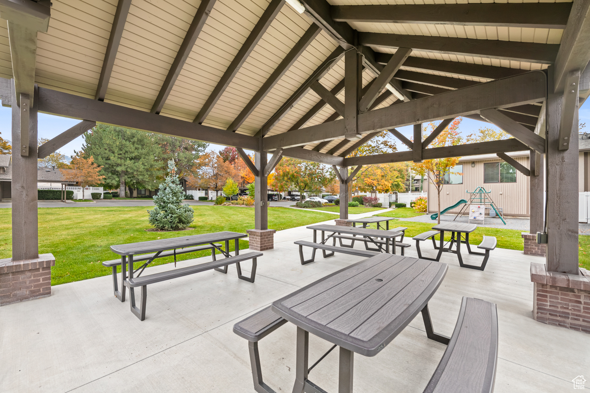 MEADOWS - Residential