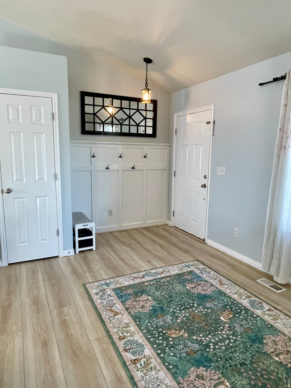 MOUNTAIN VIEW - Residential