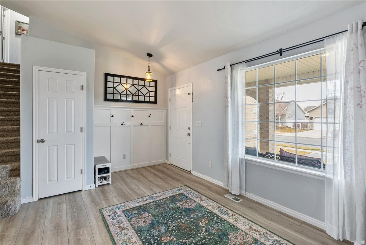 MOUNTAIN VIEW - Residential