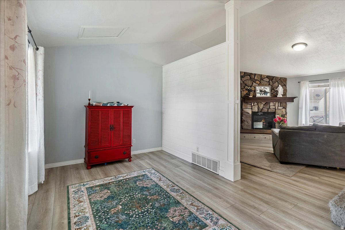 MOUNTAIN VIEW - Residential