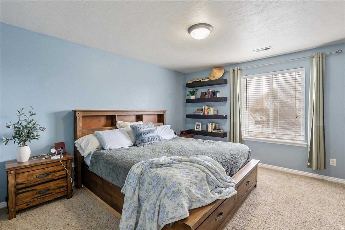 MOUNTAIN VIEW - Residential