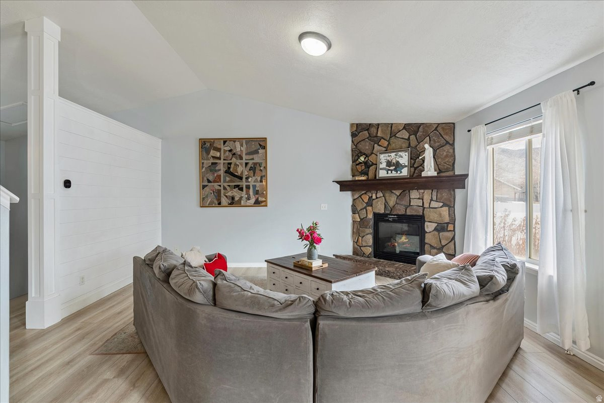 MOUNTAIN VIEW - Residential