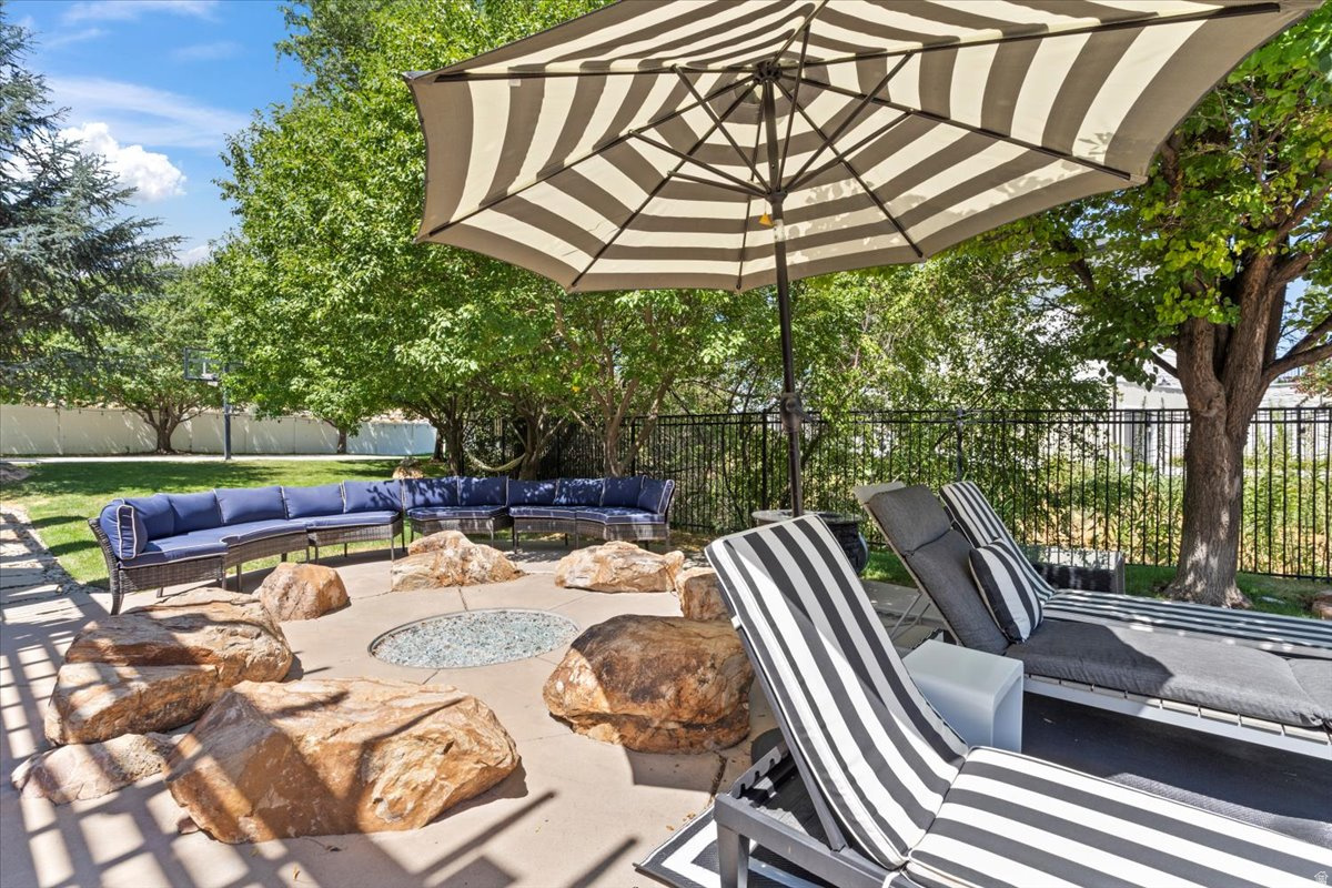 PARK PALISADE - Residential