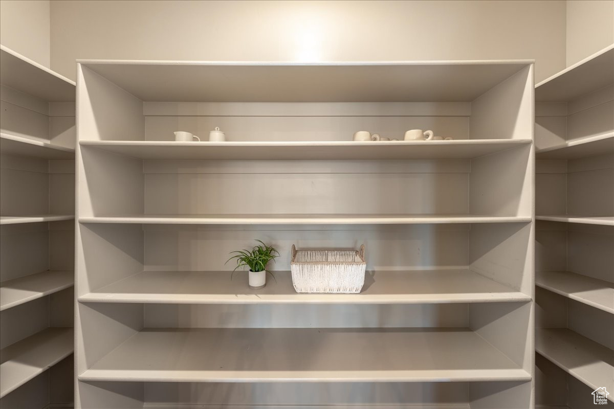 CECITA CREST AT DIVARIO PH 1 - Residential