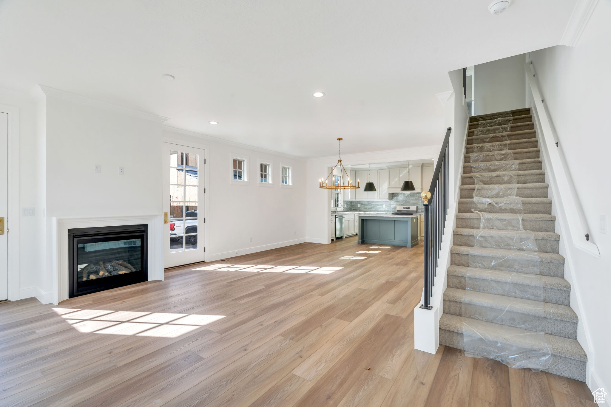 CAMDEN COMMONS - Residential Income