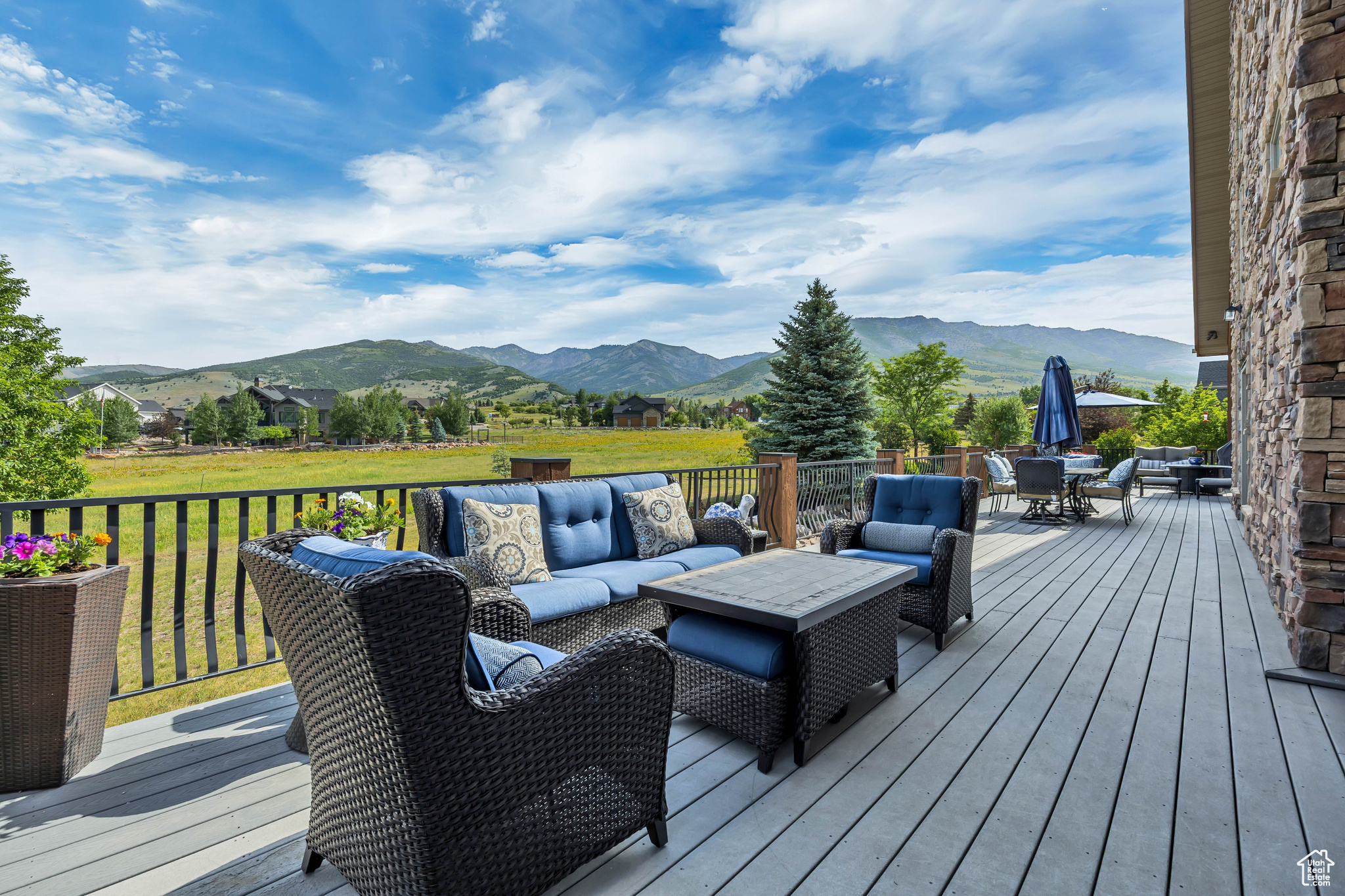EAGLE RIDGE - Residential