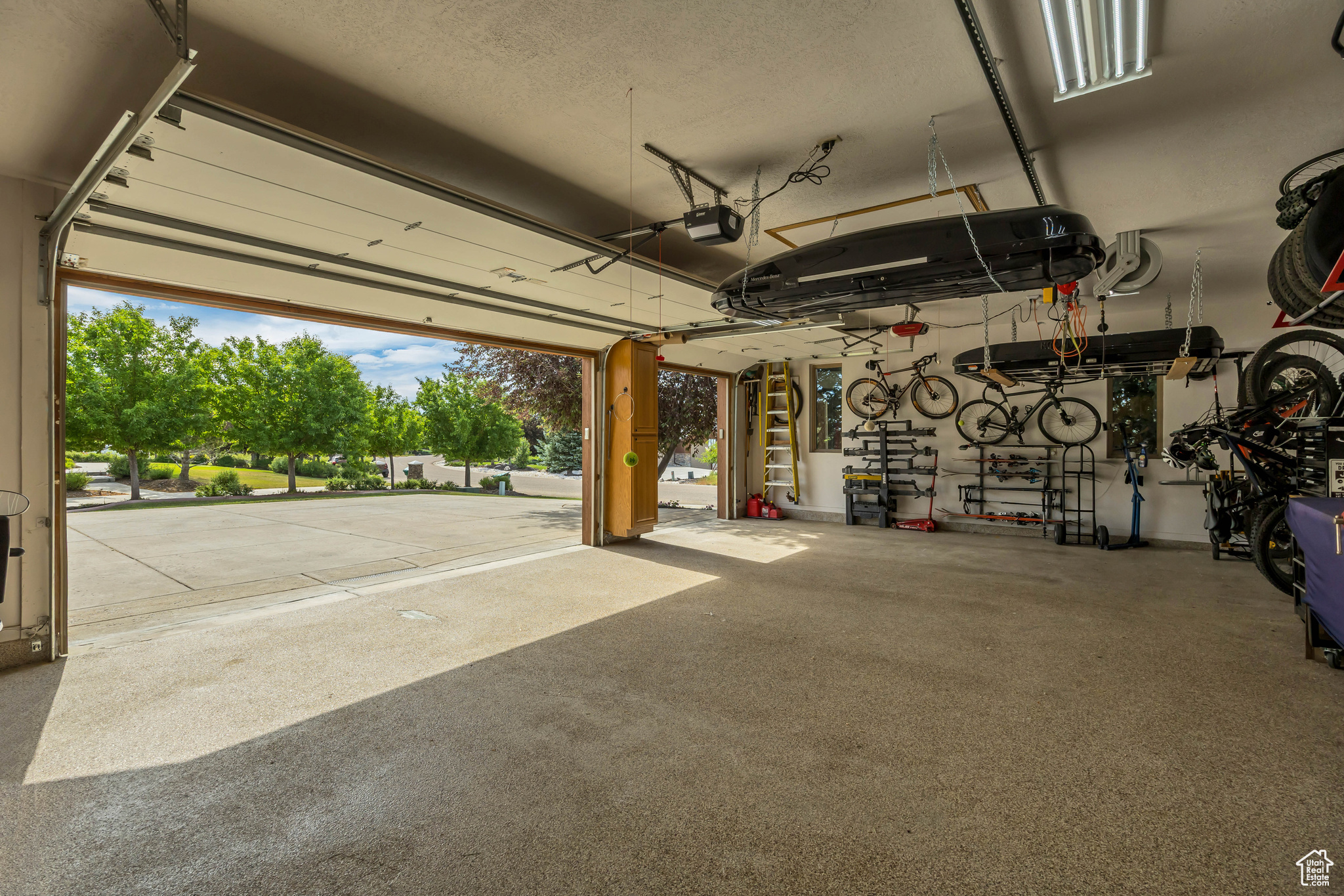 EAGLE RIDGE - Residential
