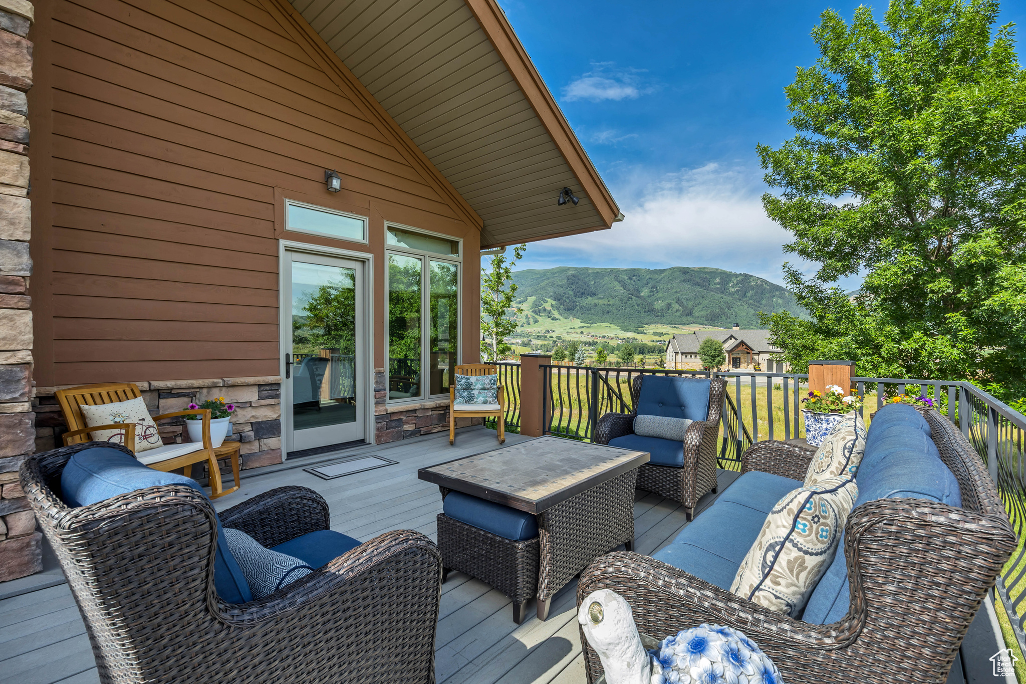 EAGLE RIDGE - Residential
