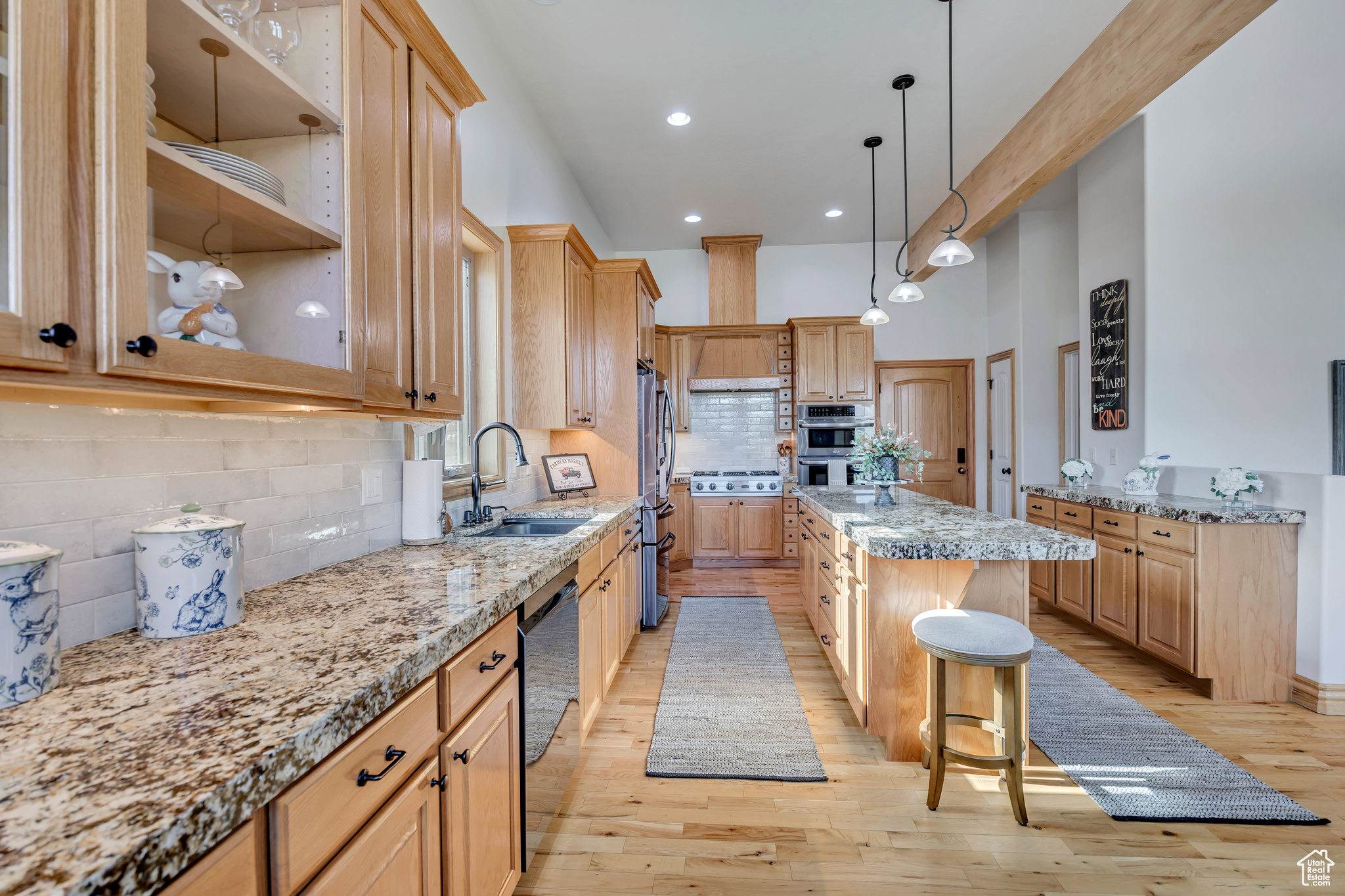EAGLE RIDGE - Residential