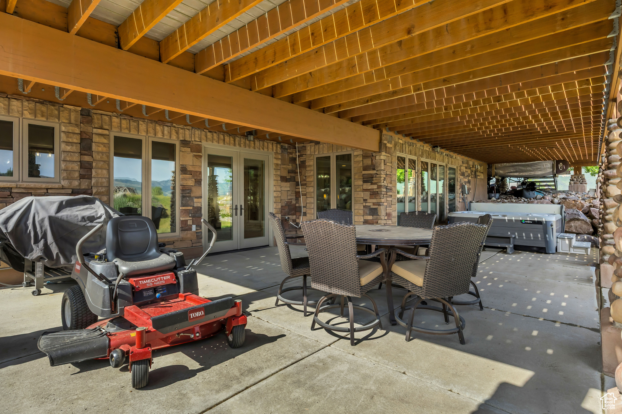 EAGLE RIDGE - Residential