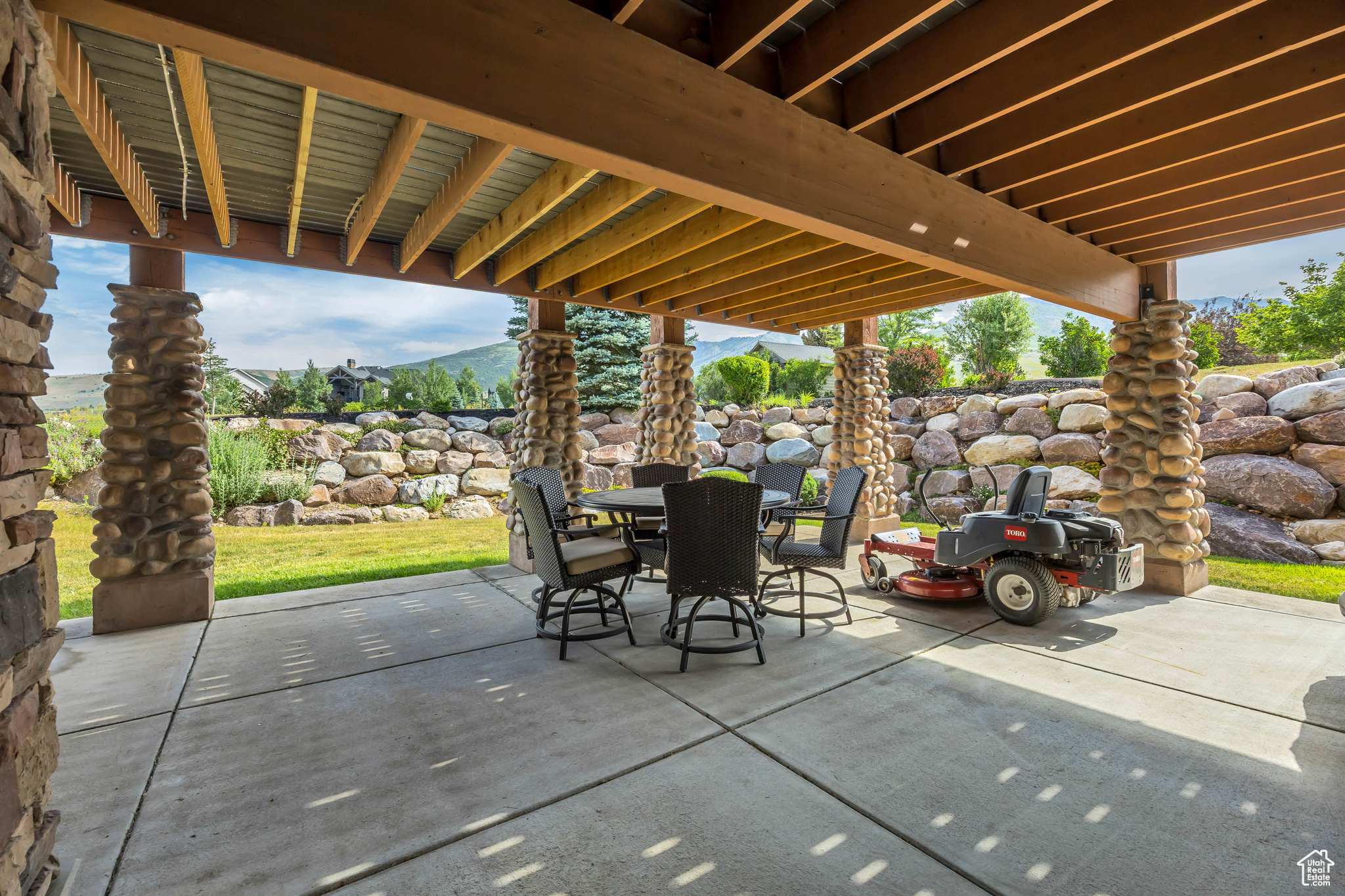 EAGLE RIDGE - Residential