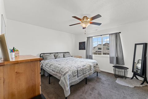 Tiny photo for 208 E 660 N, Salem, UT 84653 (MLS # 2122279)