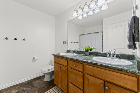 Tiny photo for 208 E 660 N, Salem, UT 84653 (MLS # 2122279)
