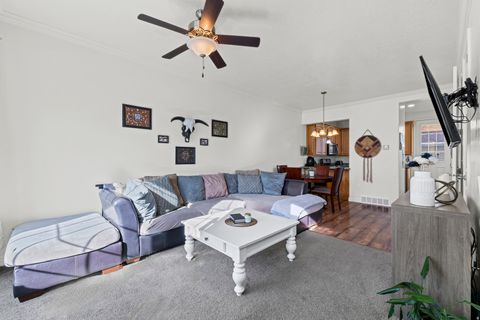 Tiny photo for 208 E 660 N, Salem, UT 84653 (MLS # 2122279)