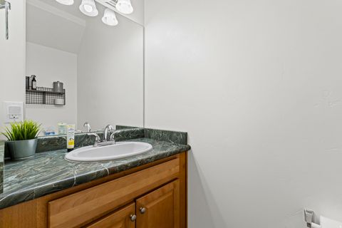 Tiny photo for 208 E 660 N, Salem, UT 84653 (MLS # 2122279)